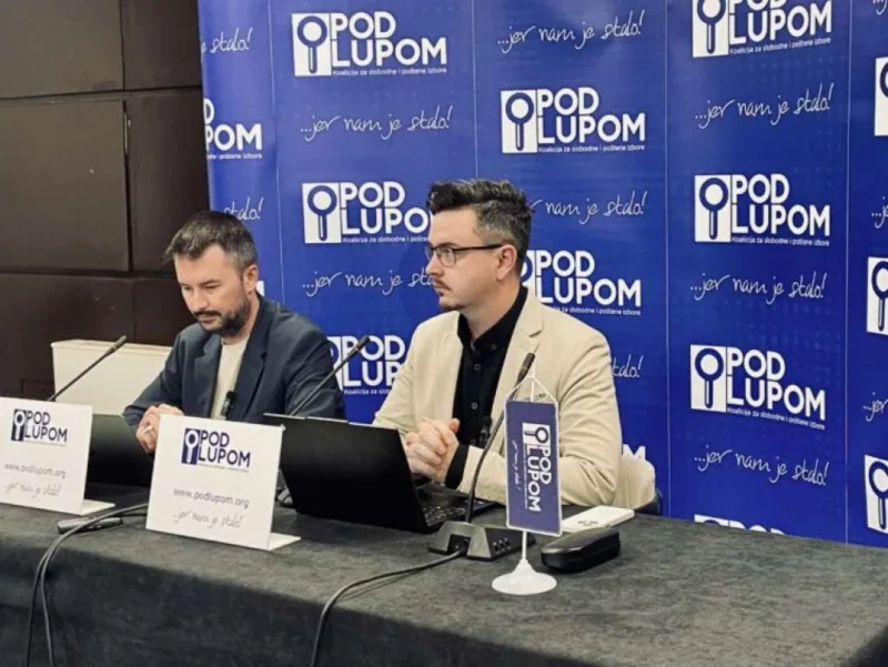 pod lupom