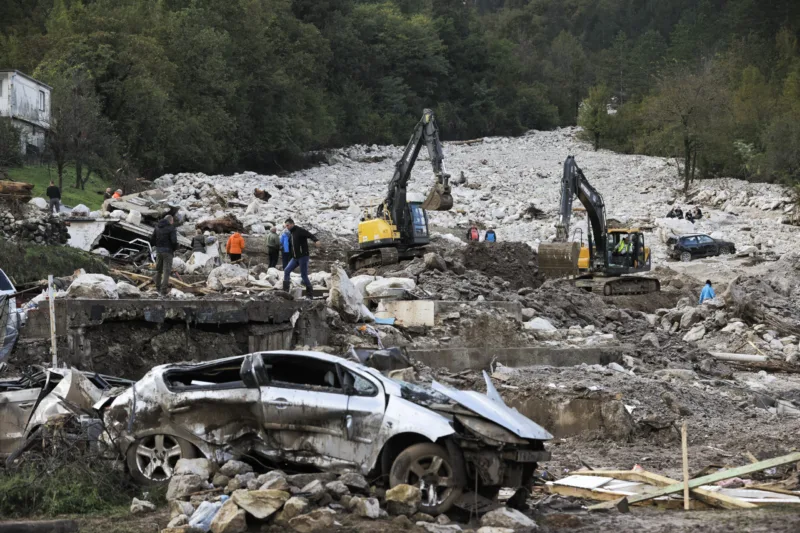 Potpredsjednik turskog AFAD-a Tasdelen obišao poplavljena područja u BiH: Turkiye šalje stambene kontejnere i generatore (Donja Jablanica)