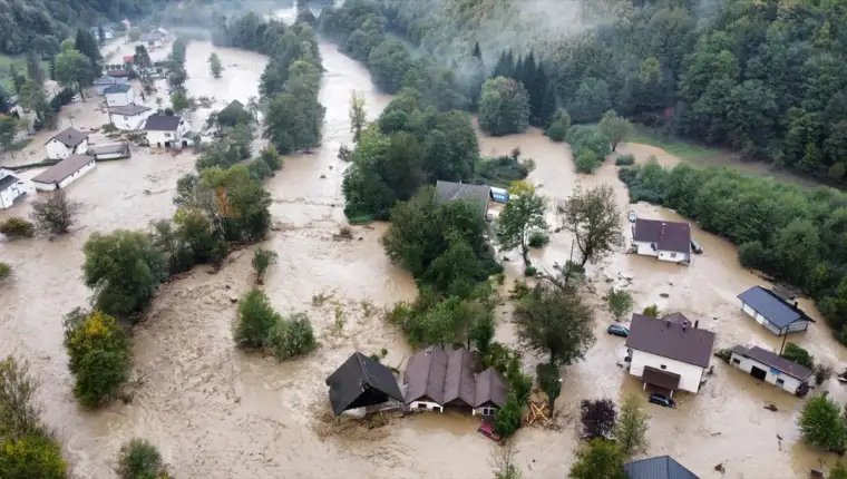AA-20241004-35815833-35815826-BIH_POPLAVLJENO_SELO_LUKE_KOD_FOJNICE