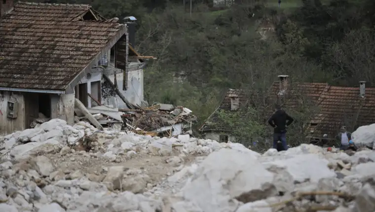 Potpredsjednik turskog AFAD-a Tasdelen obišao poplavljena područja u BiH: Turkiye šalje stambene kontejnere i generatore (Donja Jablanica)