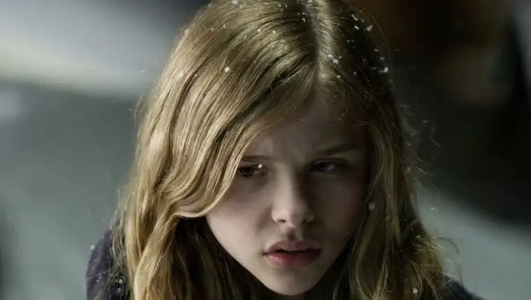 chloe-grace-moretz-in-let-me-in-as-abby