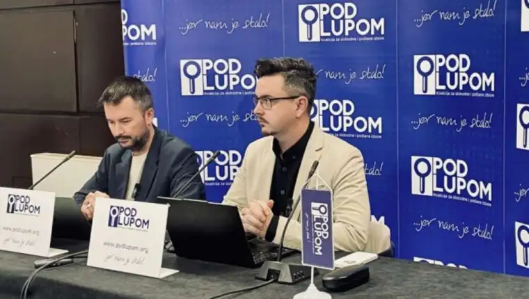 pod lupom