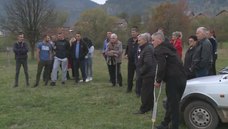 res_1729833339_protest-mjestana-mokrog-kod-pala-zbog-prodaje-zemljista-arapima