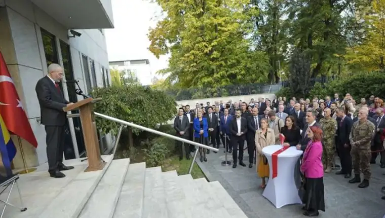 tueaka ambasada 1