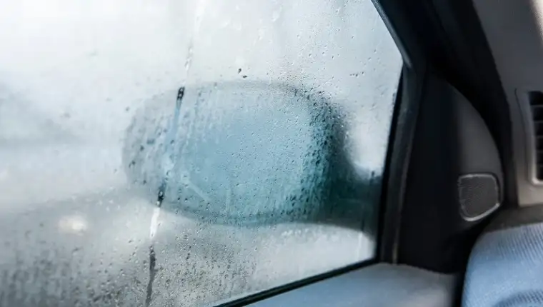 zamagljena stakla u autu