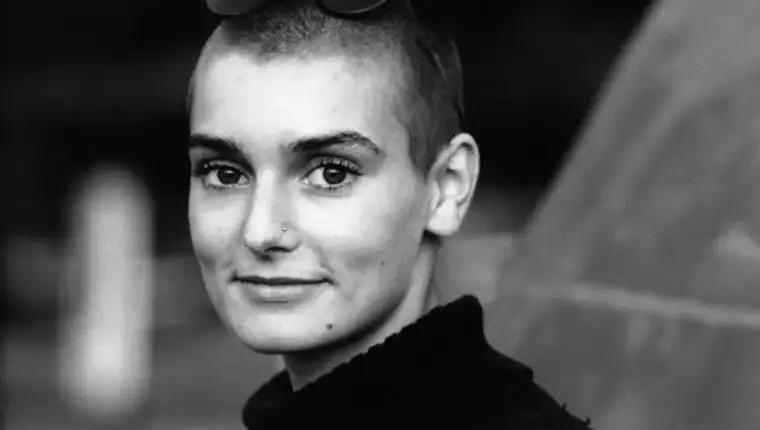 Sinead-OConnor-696x476