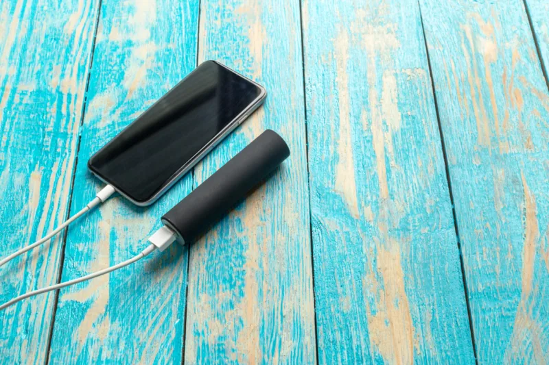 phone mobile connect to battery power bank