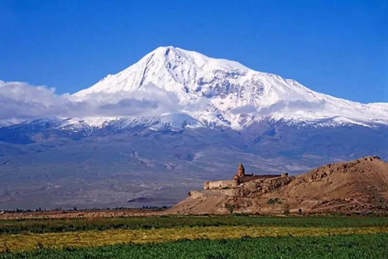 ararat drevna planina