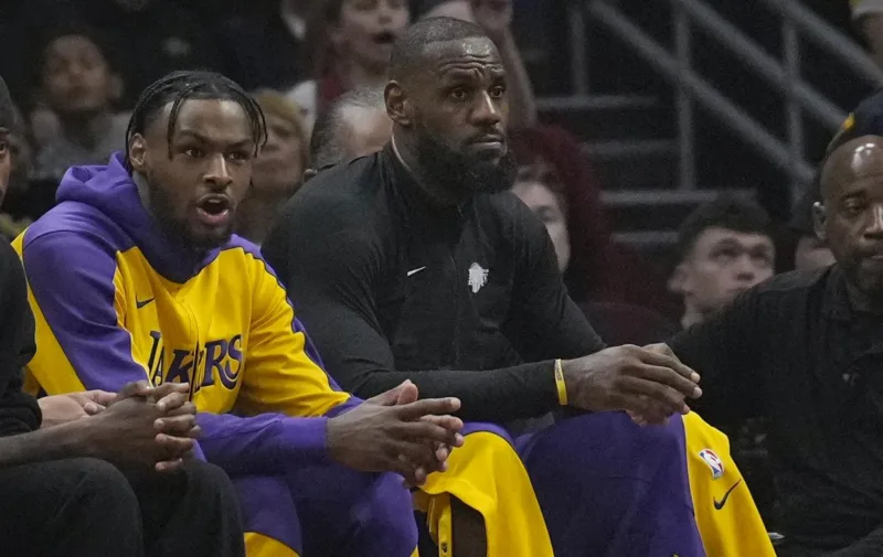 13009724adcda80c9e12-bronny-james-in-lebron-james