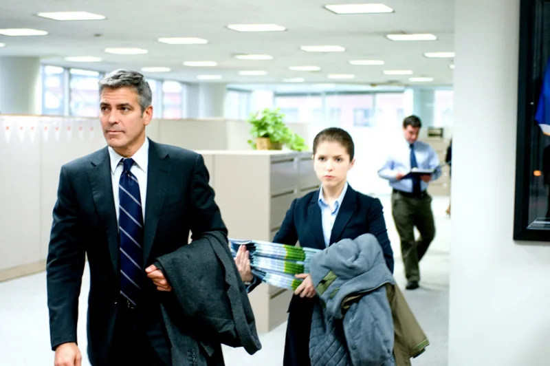 UP IN THE AIR, from left: George Clooney, Anna Kendrick, 2009. ph: Dale Robinette/©DreamWorks Pictur