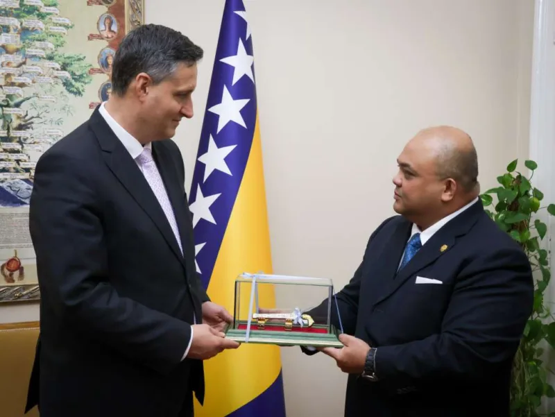bećir i ambasador