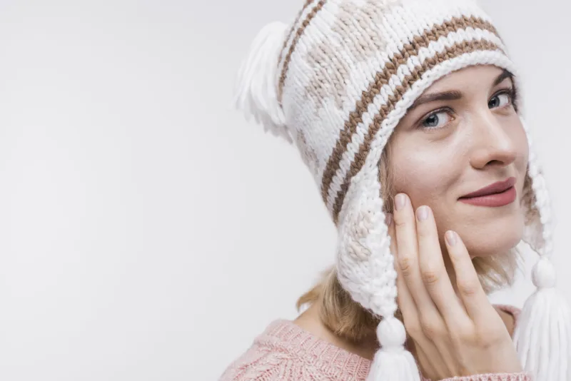 portrait-woman-with-winter-hat