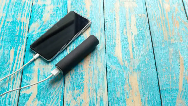phone mobile connect to battery power bank