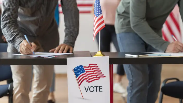 people-registering-vote-united-states