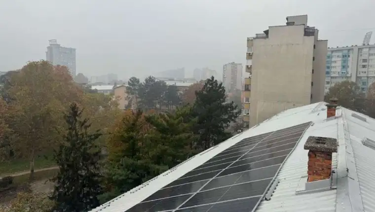 solarni panel na školi