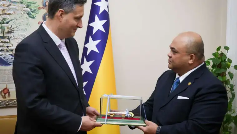 bećir i ambasador