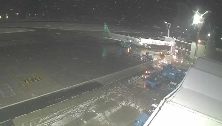 snijeg na aerodromu