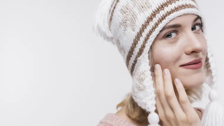 portrait-woman-with-winter-hat