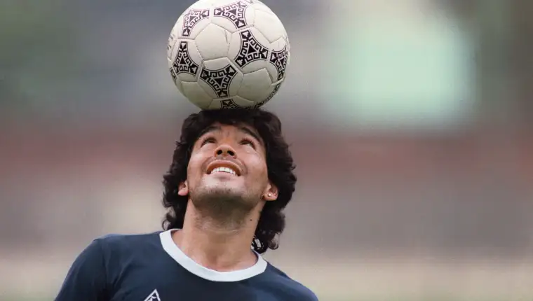 00Maradona-superJumbo-v2