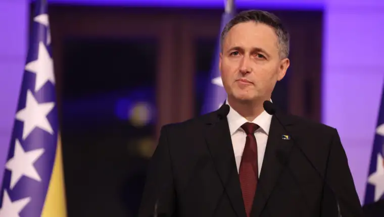 denis becirovic vijecnica fena (1)