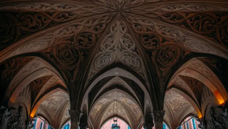 Beautiful shot of ceiling with patterns and pillars