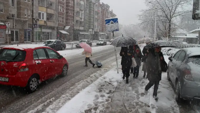 AA-NAKON_TOPLOG_JUTRA_BANJALUKA_PREKRIVENA_SNIJEGOM-1