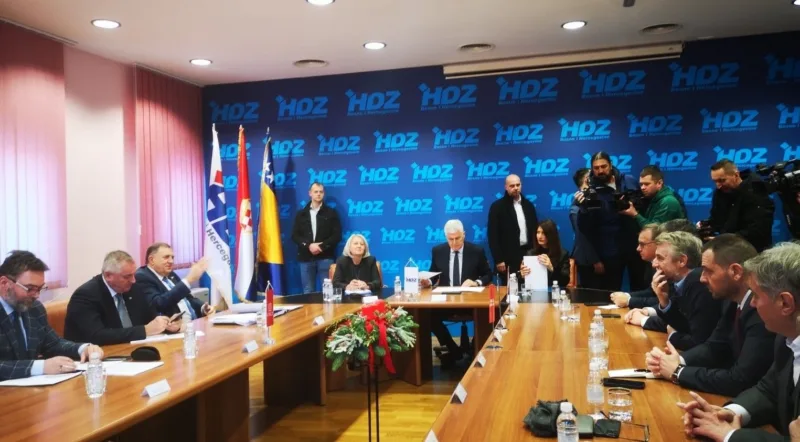 Počeo sastanak predstavnika HDZ-a BiH, SNSD-a i Trojke