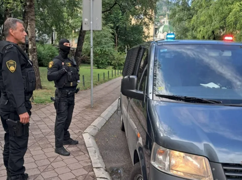 policija