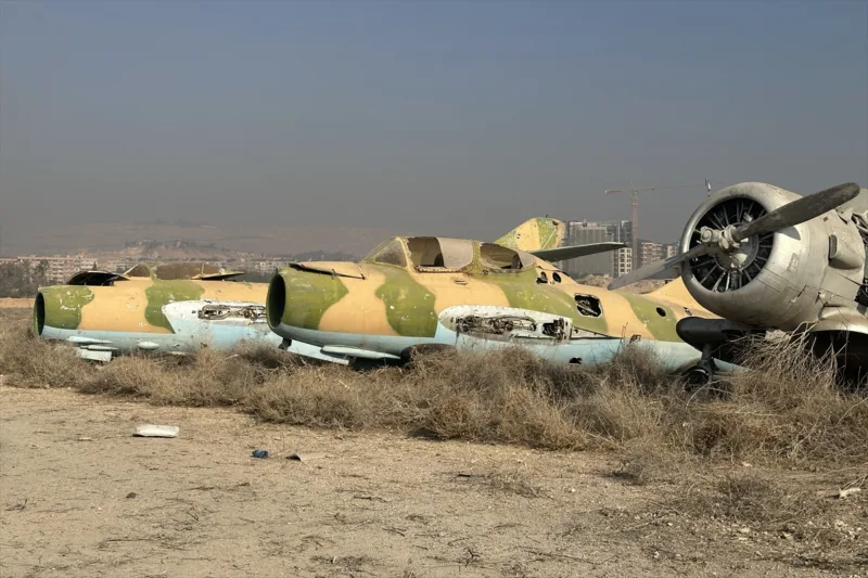 AA-20241209-36433811-36433796-IZRAEL_POGODIO_DESET_STRATESKIH_VOJNIH_LOKACIJA_U_SIRIJI_POD_KONTROLOM_ANTIBAAS_GRUPA