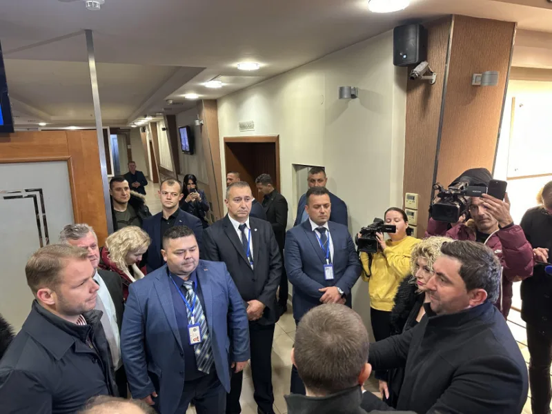 res_1733941285_gradonacelnicima-banjaluke-i-bijeljine-ne-dozvoljavaju-da-se-obrate-u-skupstini-srpske