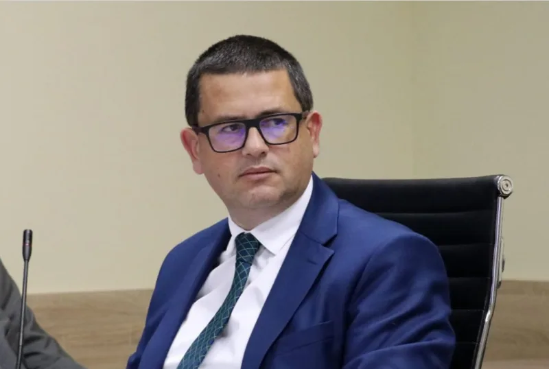 adil suta 4