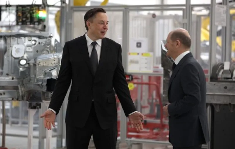 elon-musk-olaf-scholz-during-federal-chancellor's-440nw-12861852j