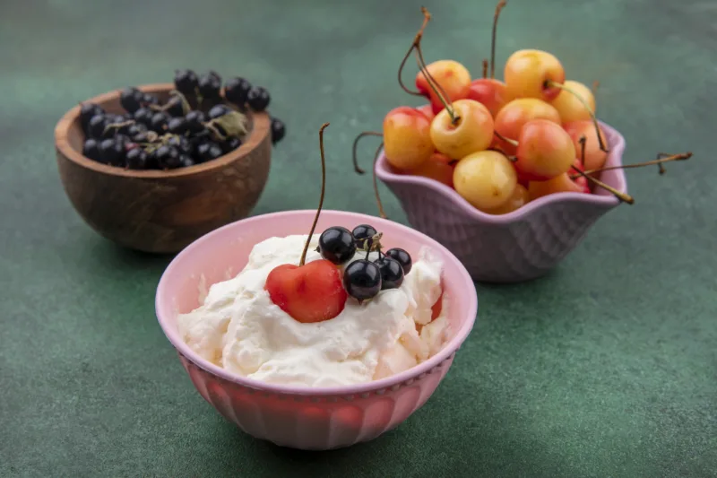 voćni jogurt freepik