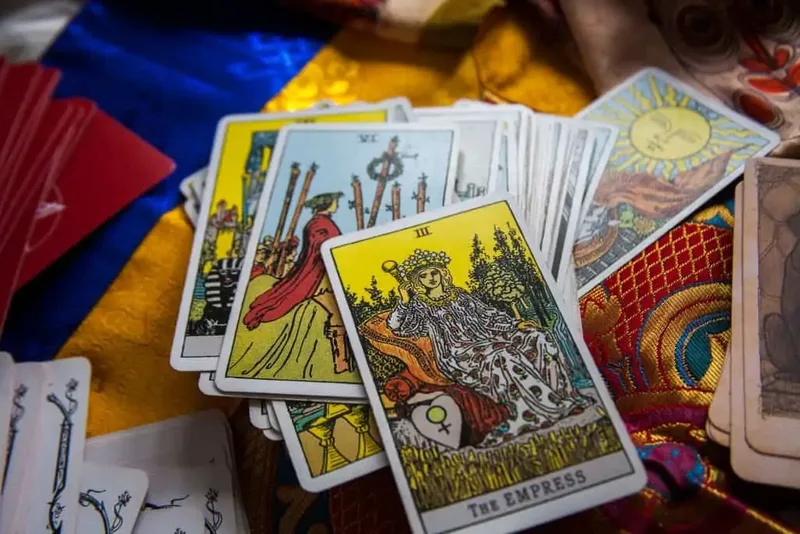astro-tarot-horoskop-1024x683