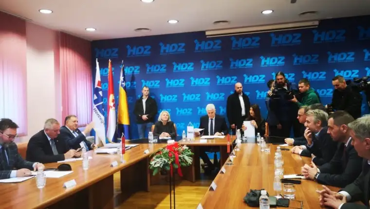 Počeo sastanak predstavnika HDZ-a BiH, SNSD-a i Trojke