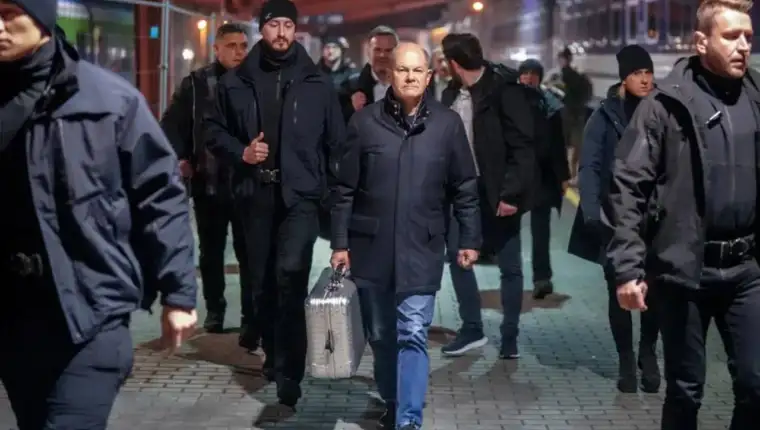 scholz u ukrajini
