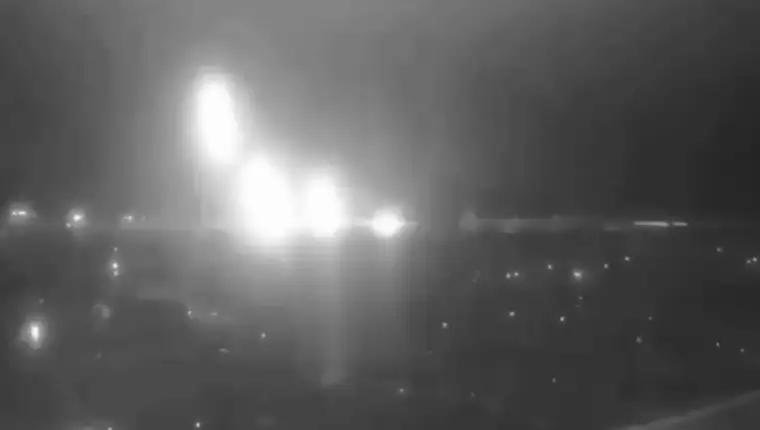 Chilling images show Vladimir Putin’s new Oreshnik hypersonic super-weapon attacking a defence plant in Dnipro, Ukraine on 21 November 2024.