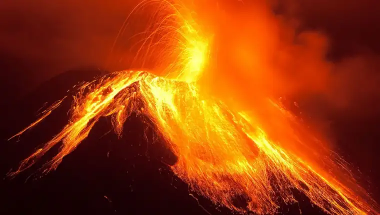 01-reference-volcanoes-cb9bmt_square