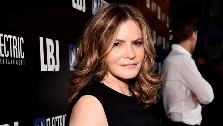 Jennifer Jason Leigh 2