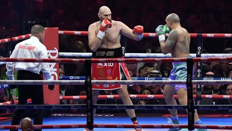 AA-BOKSERSKI_MEC_RIYADH_SEASON_OLEKSANDR_USYK_TYSON_FURY (21)