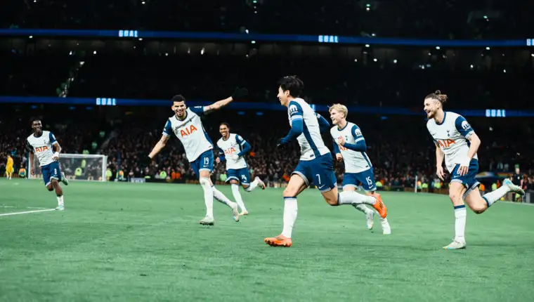 Son Heung-Min of Tottenham Hotspur scores the sides fourth goal to make it 4-2
