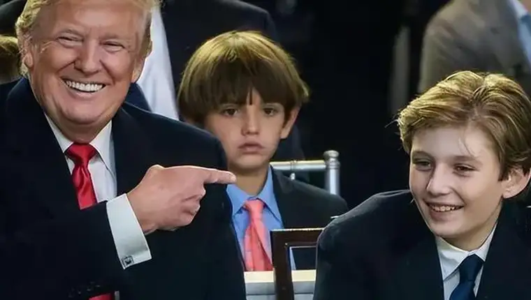 Barron_Trump_and_donald_trump2