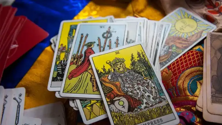 astro-tarot-horoskop-1024x683