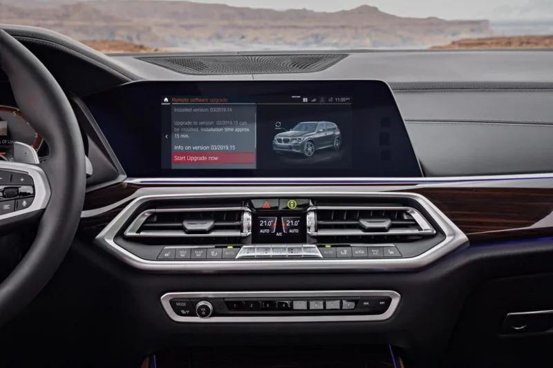 infotainment sistem u autu