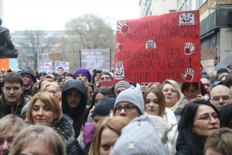AA-20250120-36807311-36807299-PROTEST_PROSVJETARA_I_STUDENATA_U_BEOGRADU_DIO_SREDNJIH_SKOLA_OBUSTAVIO_RAD