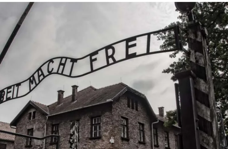 Auschwitz 1