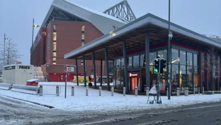 stadion liverpool snijeg
