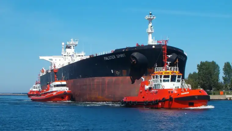Brosen_tugboats_tanker