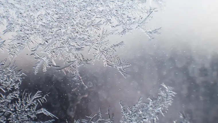 snow pattern on the glass from frost