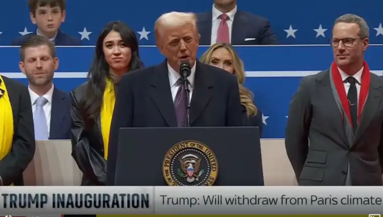 Trump potpisivanje izvršnih uredbi
